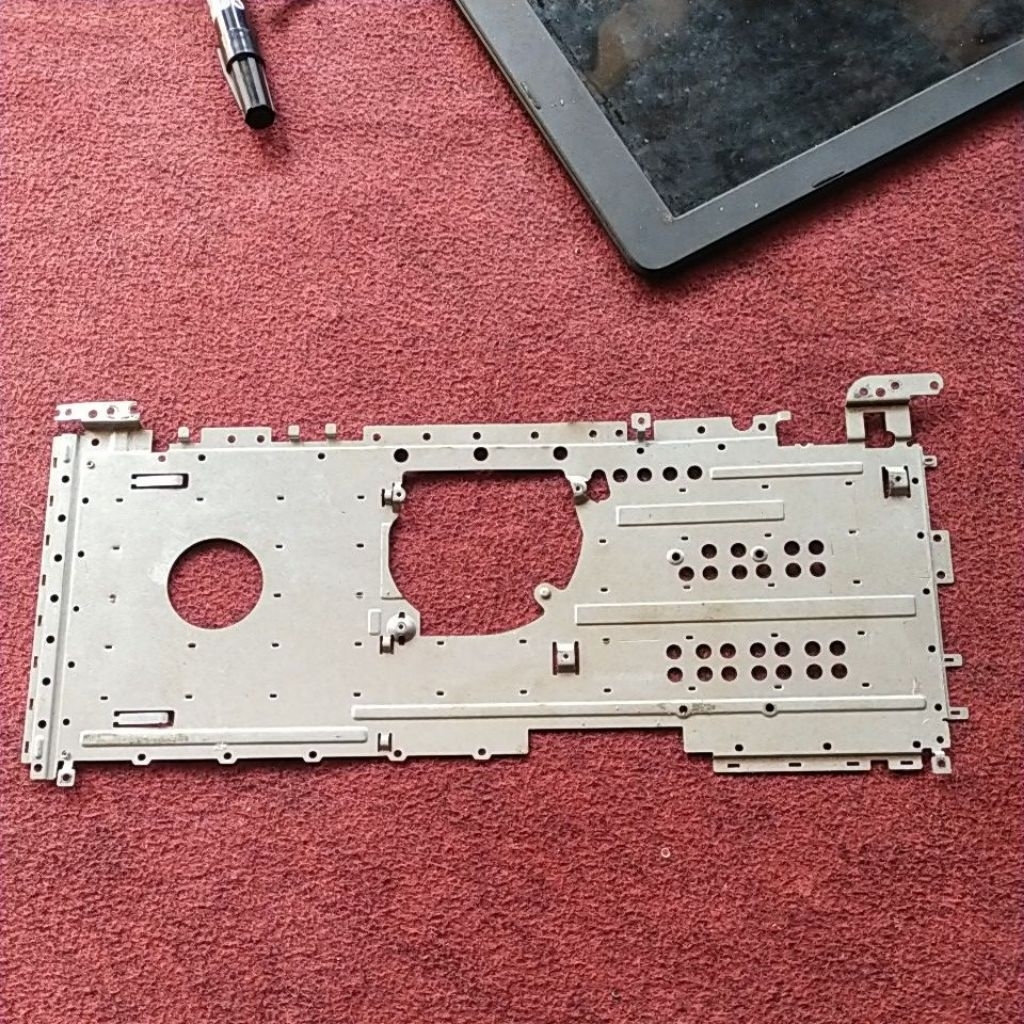 kaleng besi Pelindung keyboard penahan keyboard dudukan mesin motherboard bracket bricket keyboard p