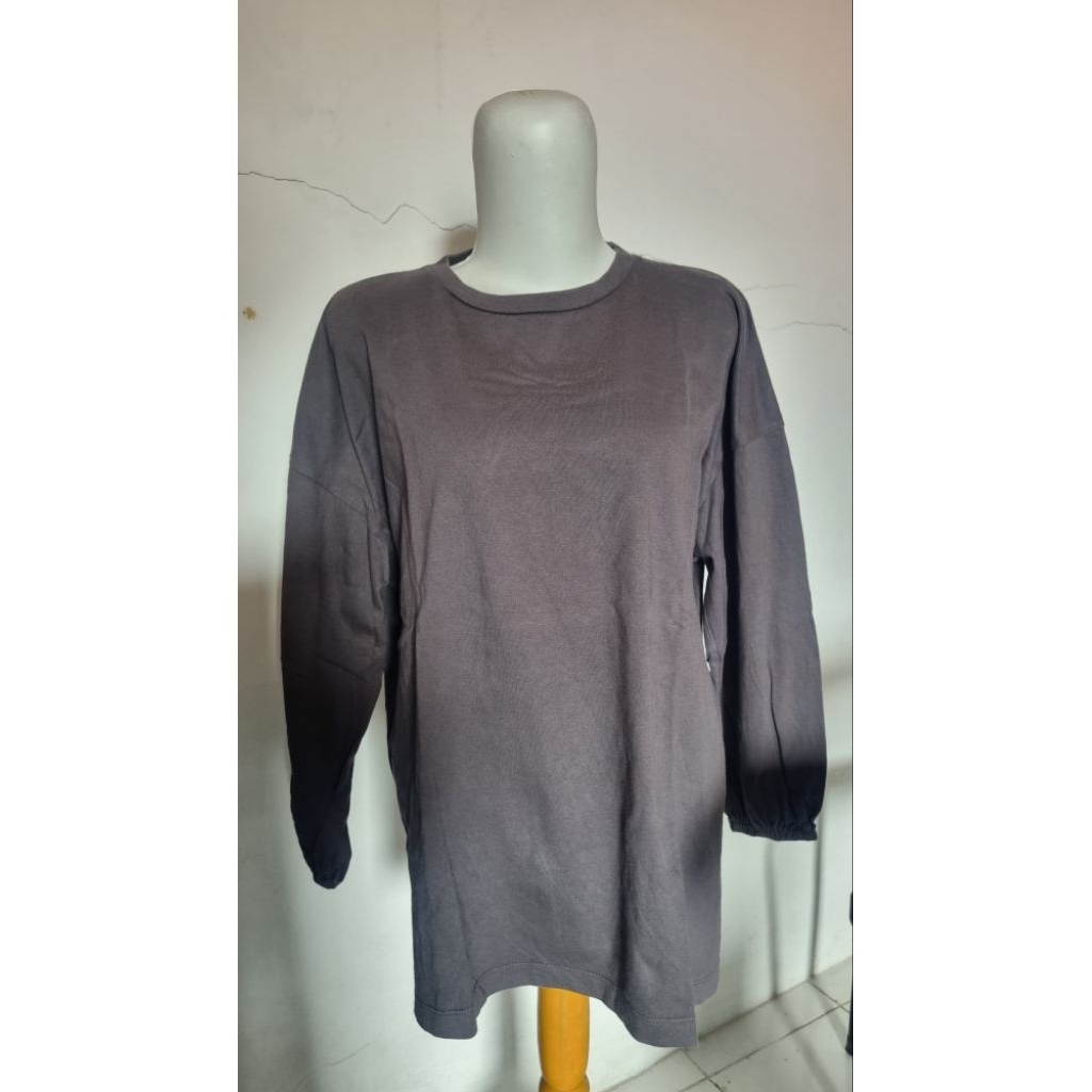 Preloved Baju Kaos ByMeldev