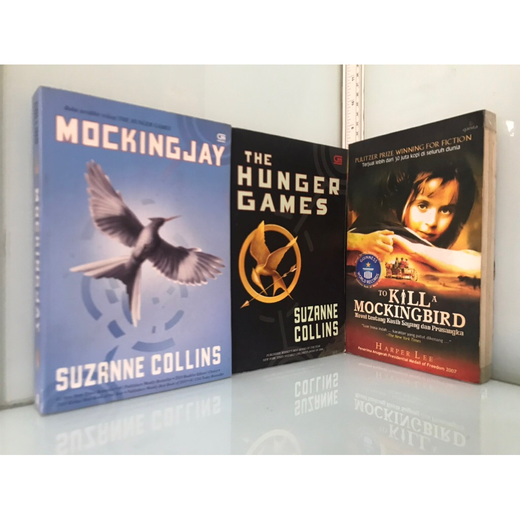 THE HUNGER GAMES SUZANNE COLLINS
