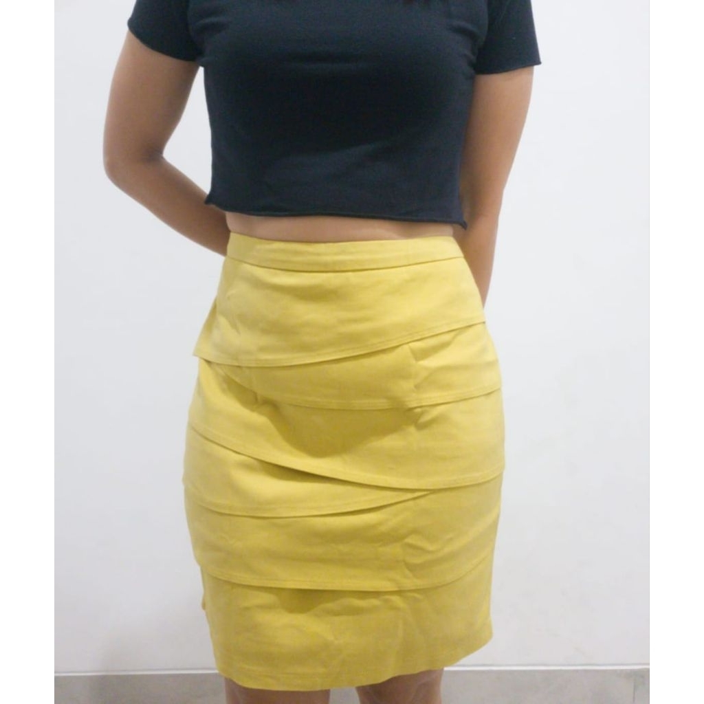 Rok Pendek Kuning Mustard Selective Preloved