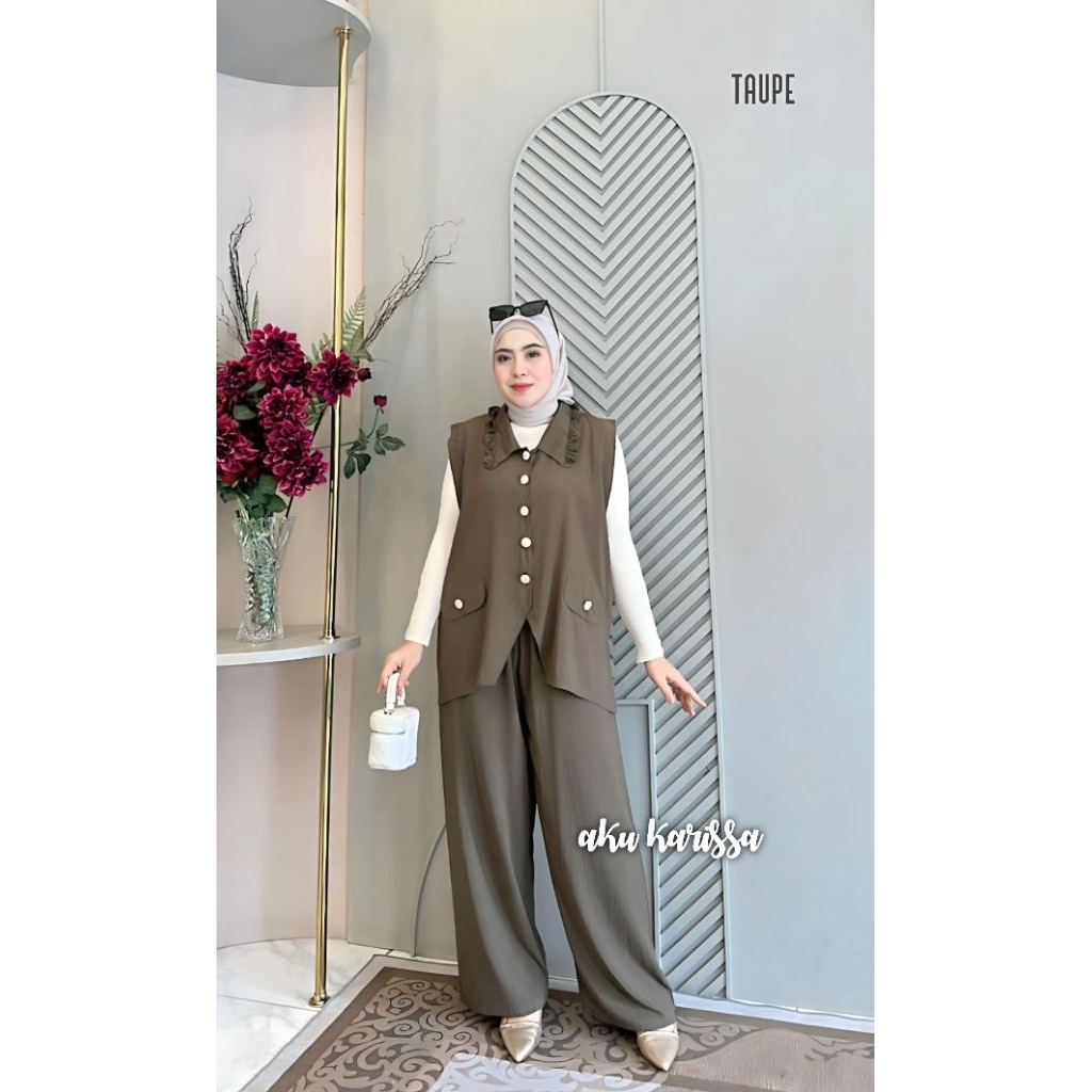 MAURI SET CELANA BY. AKU KARISSA