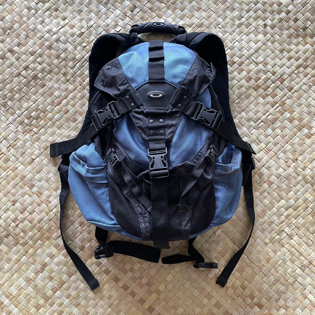 Vintage 00’s Classic Oakley Icon Mini Backpack Blue Black