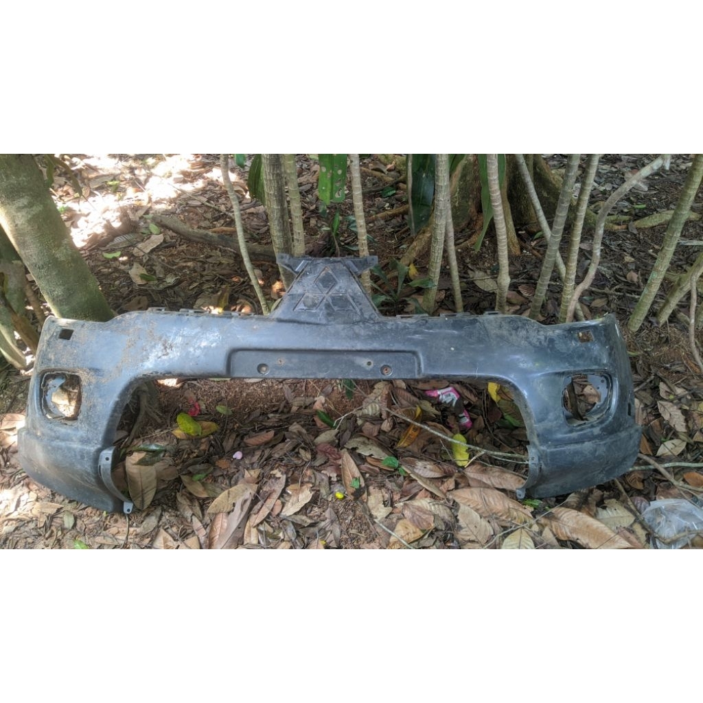 Bumper bemper depan Mitsubishi PAJERO tahun 2010 2011 2012 original