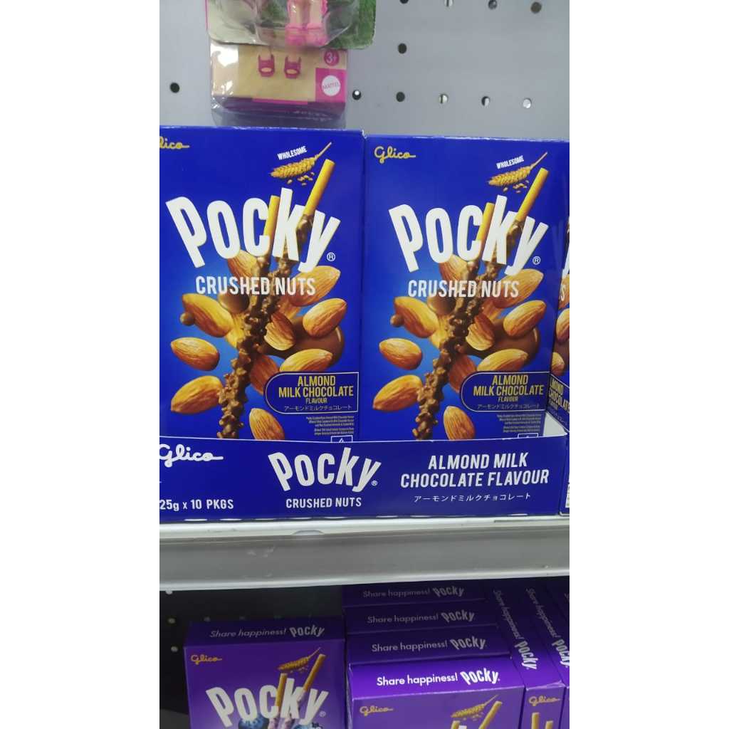 

Pocky Crushed Nuts rasa Almond Milk Chocolate - Glico 25gr x 10pkgs