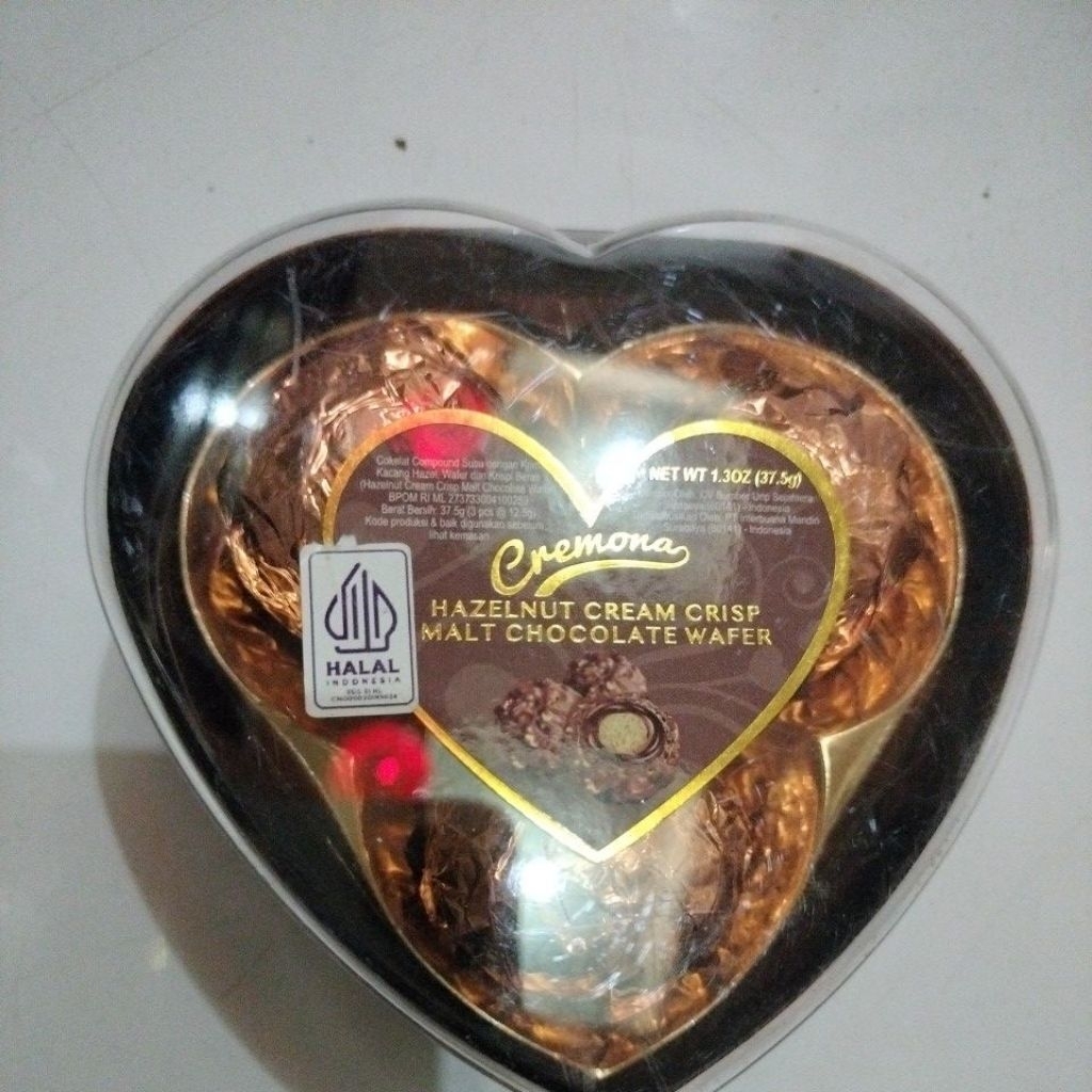 

coklat cremona hazelnut cream crisp