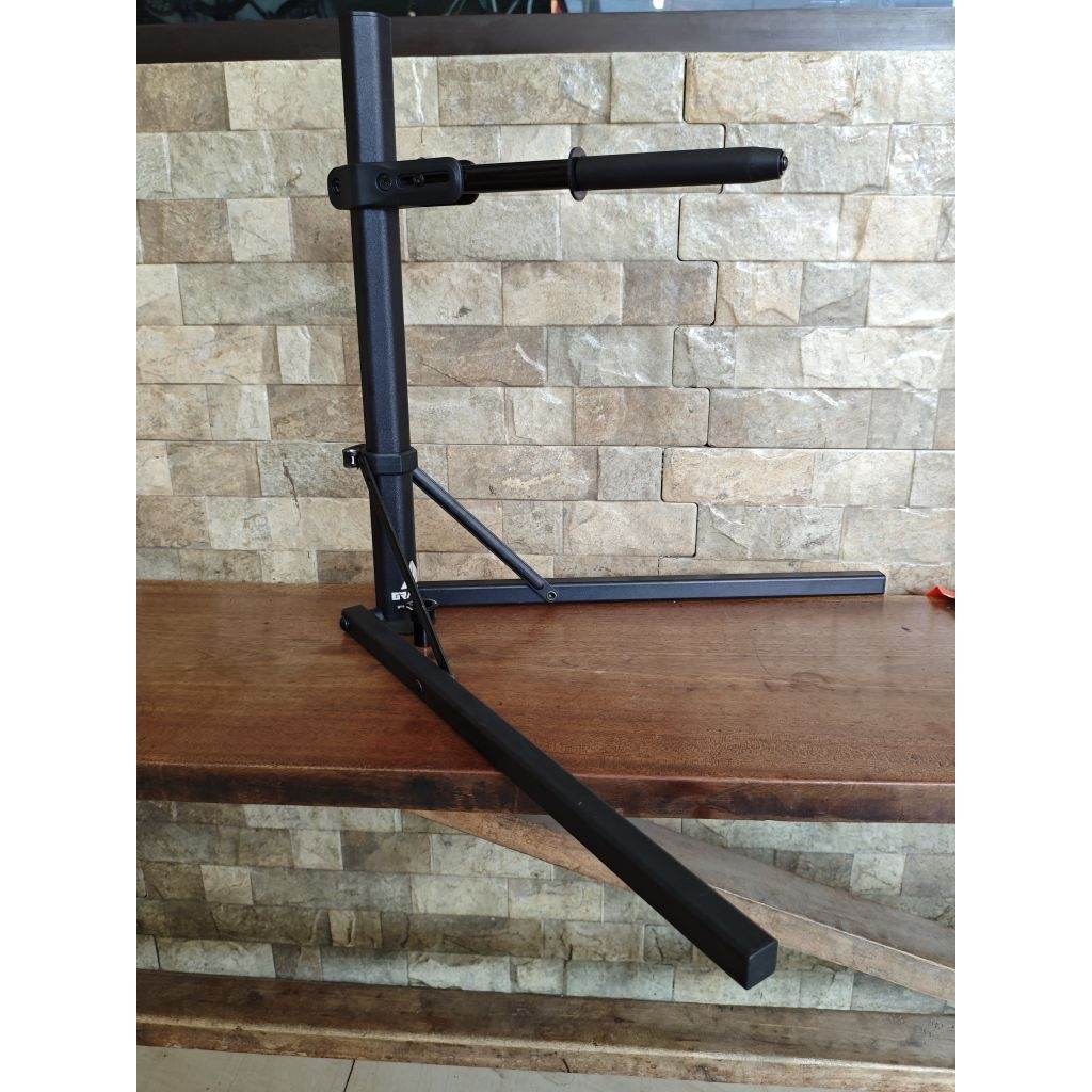 

STAND DISPLAY HEX STAND GRANITE ALLOY SOLID