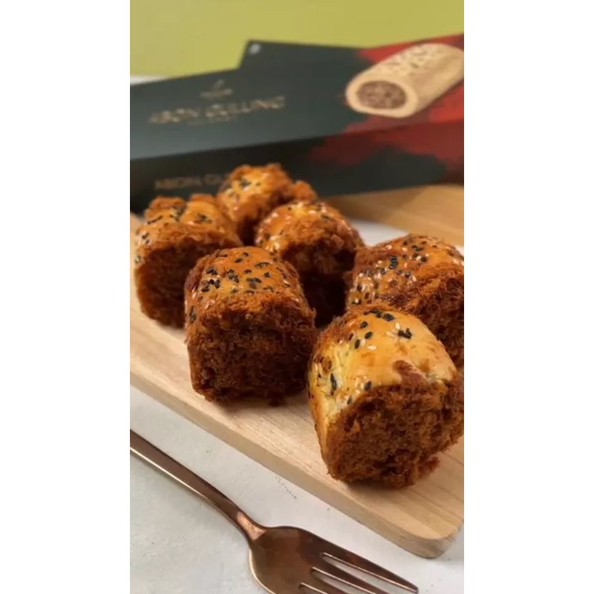 

OLEH OLEH SEMARANG BOLU GULUNG ABON PELANGI