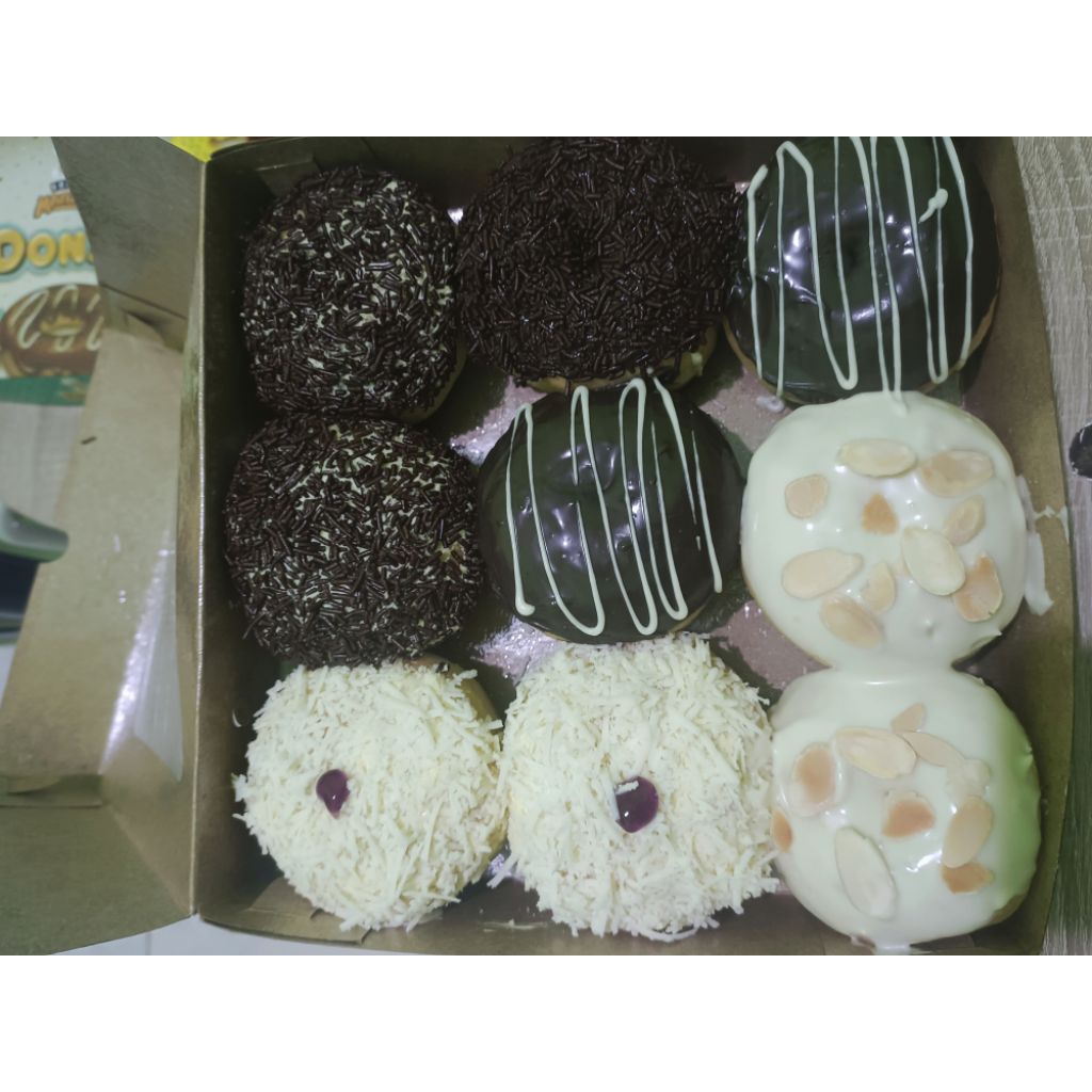 

DONAT MEDAN
