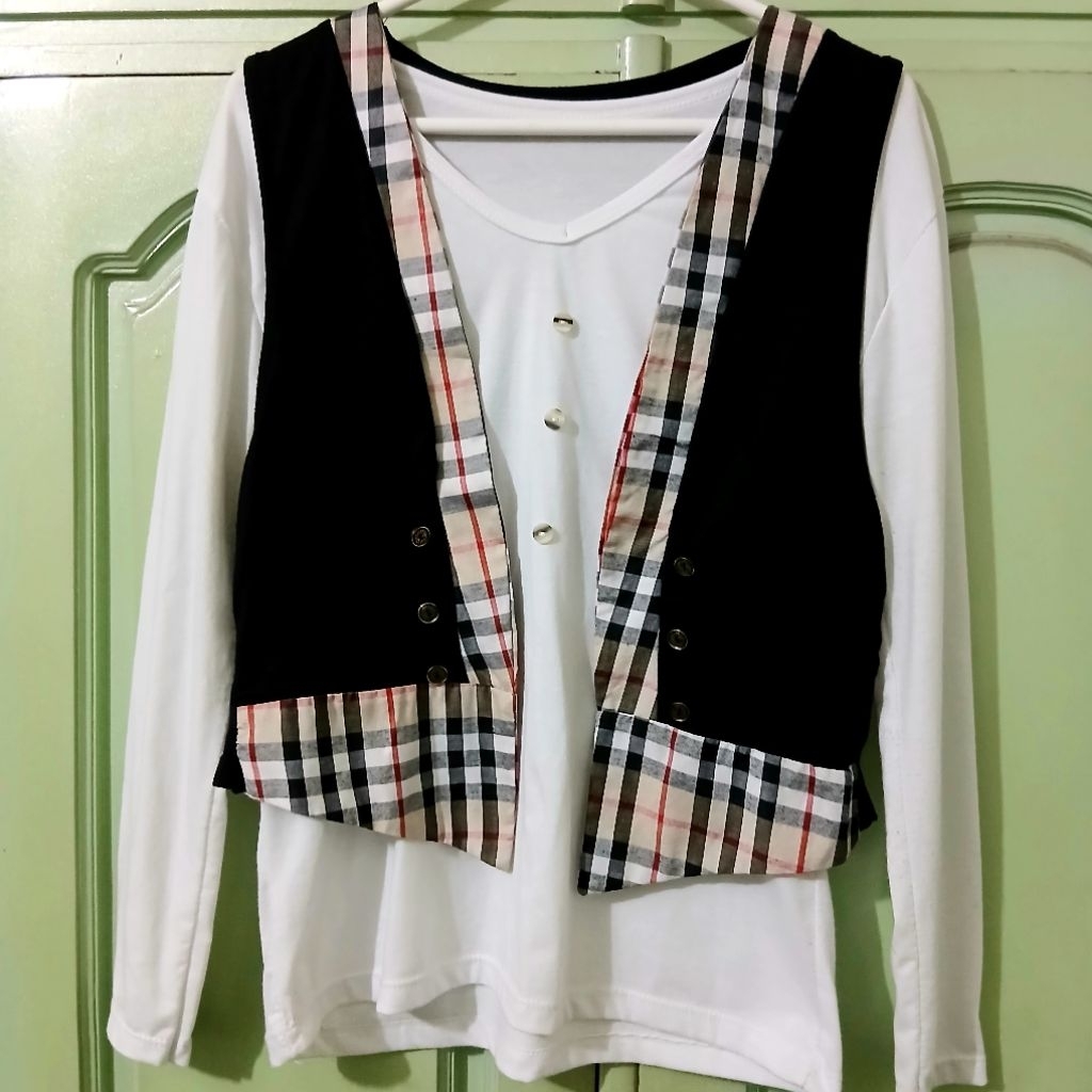 Kaos Tangan Panjang Putih + Outer
