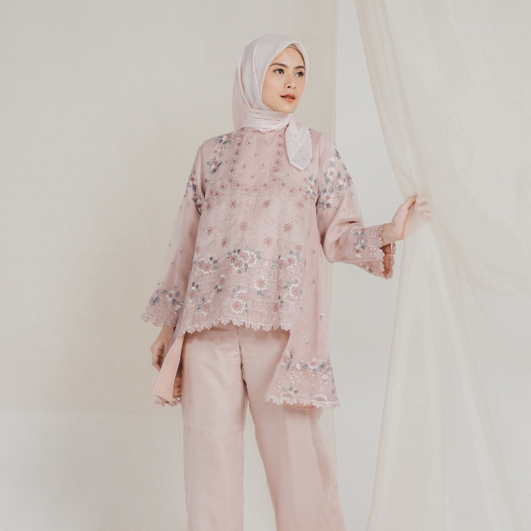 napocut Apparel - Kazumi Top - Blouse Wanita Bordir Renda Motif Bunga Sakura