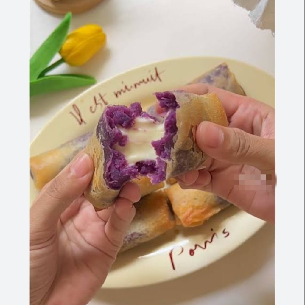 

lumpia ubi ungu lumer isi 5 biji