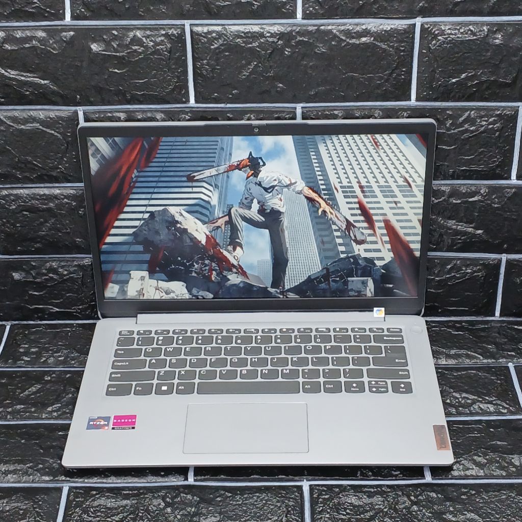 Laptop Lenovo Ideapad Slim 1 AMD Ryzen 3 7320U 8/256GB