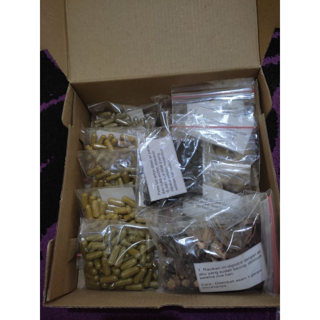 

Jamu Paket Bersalin Kapsul (Jamu melahirkan)