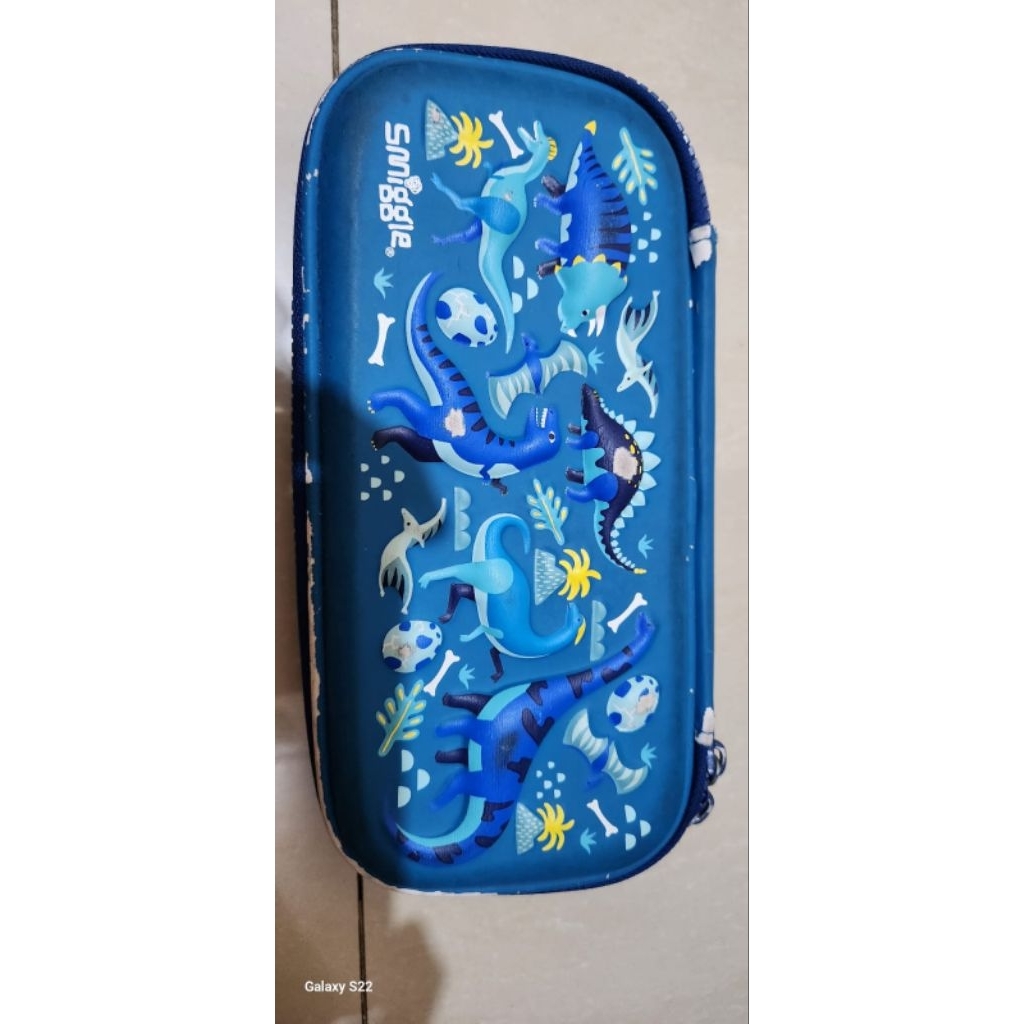 

Kotak pensil Smiggle