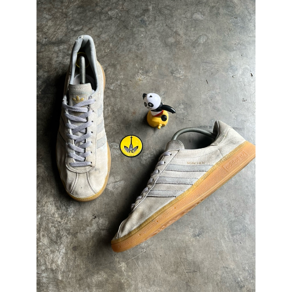 ADIDAS MUNCHEN GREY SIZE 46