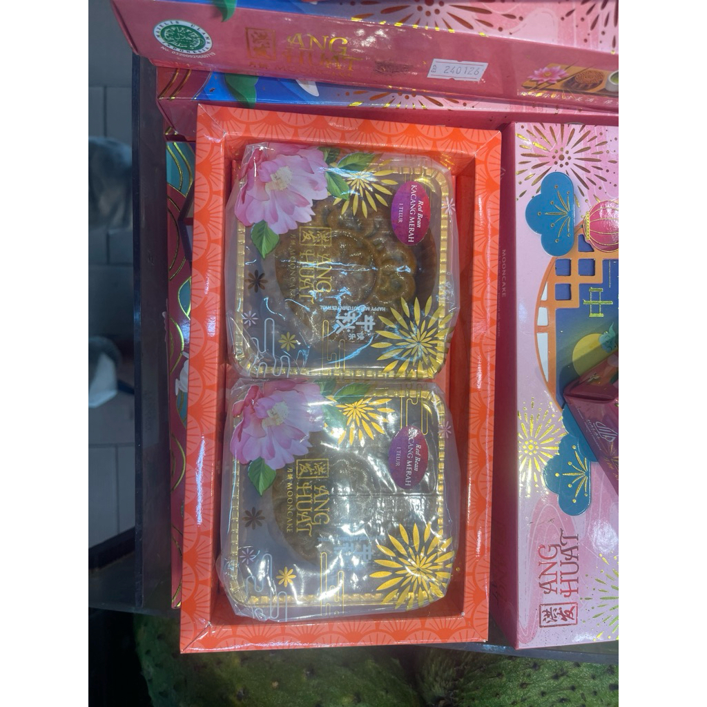 

Kue Bulan Ang Huat Red Beand | Kue Bulan Rasa Kacang Merah 1 Telur | 2 Pcs Gift Box