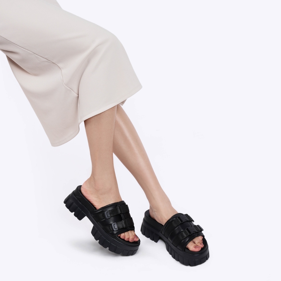 Everbest Tracce Magdalena Sandal Platfrom Wanita Black & Blue