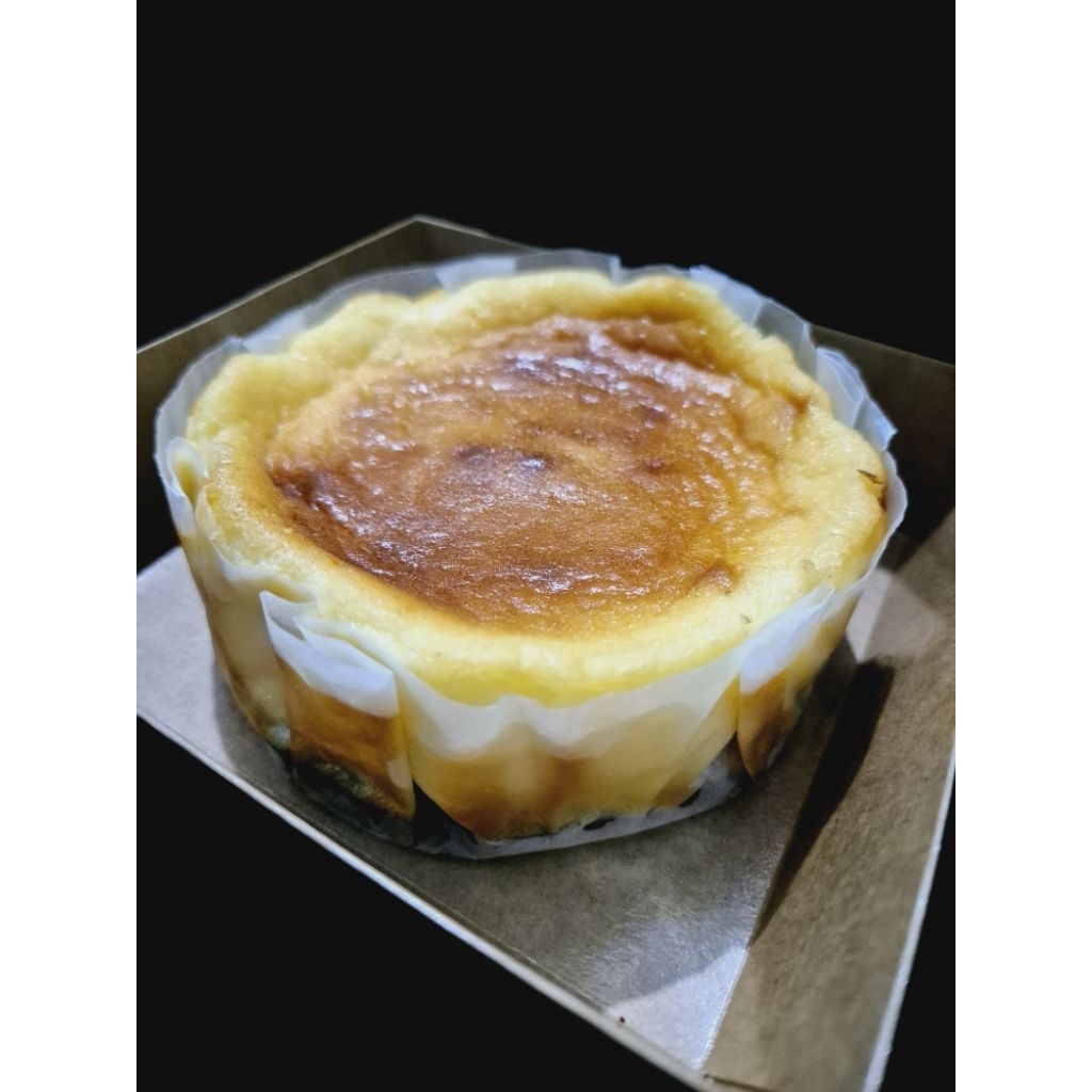 

Brownies Burnt Cheese Cake diameter +/- 11 cm, cocok untuk hampers/hantaran