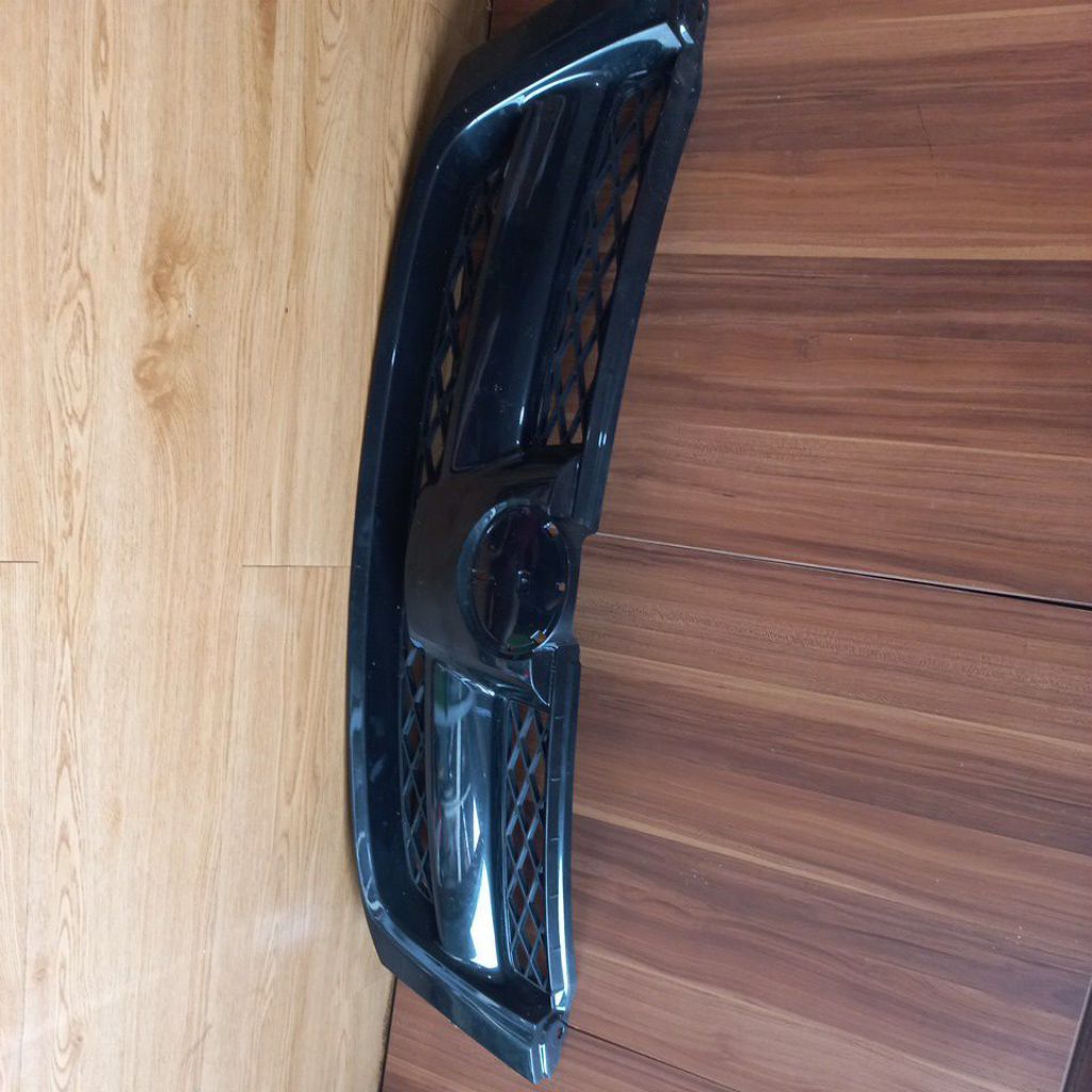 GRILL INNOVA TOYOTA  KIJANG INNOVA 2005 sd 2010 ORIGINAL