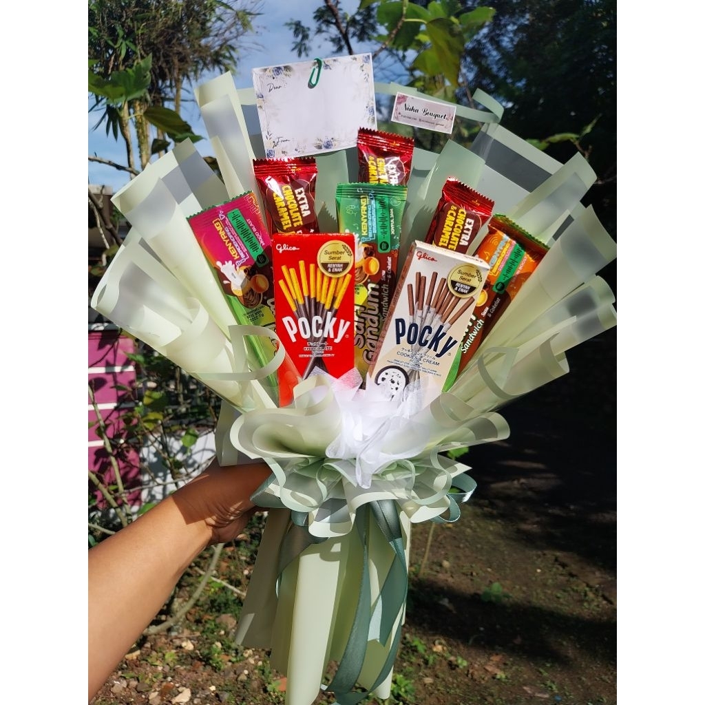 

Buket Hadiah Wisuda / Ulang Tahun Bouquet Jajan