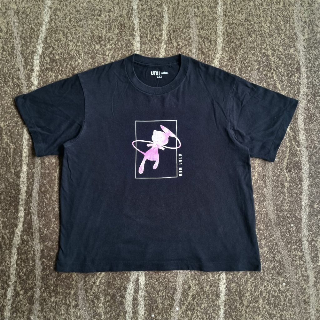 Kaos Uniqlo x Pokemon