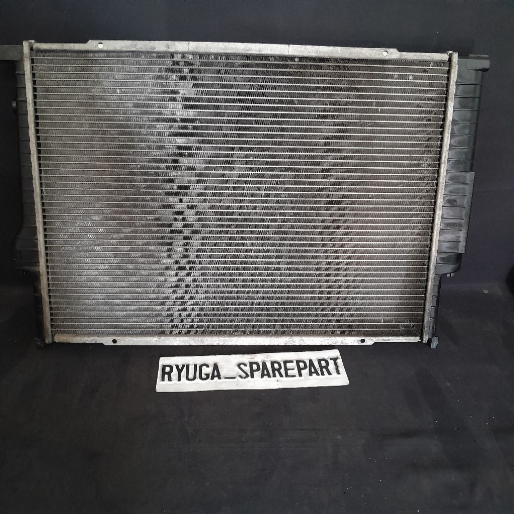 radiator valeo original BMW E34 530i