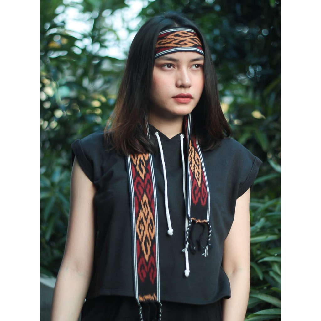 Ikat Kepala Tenun Motif Paruki Toraja