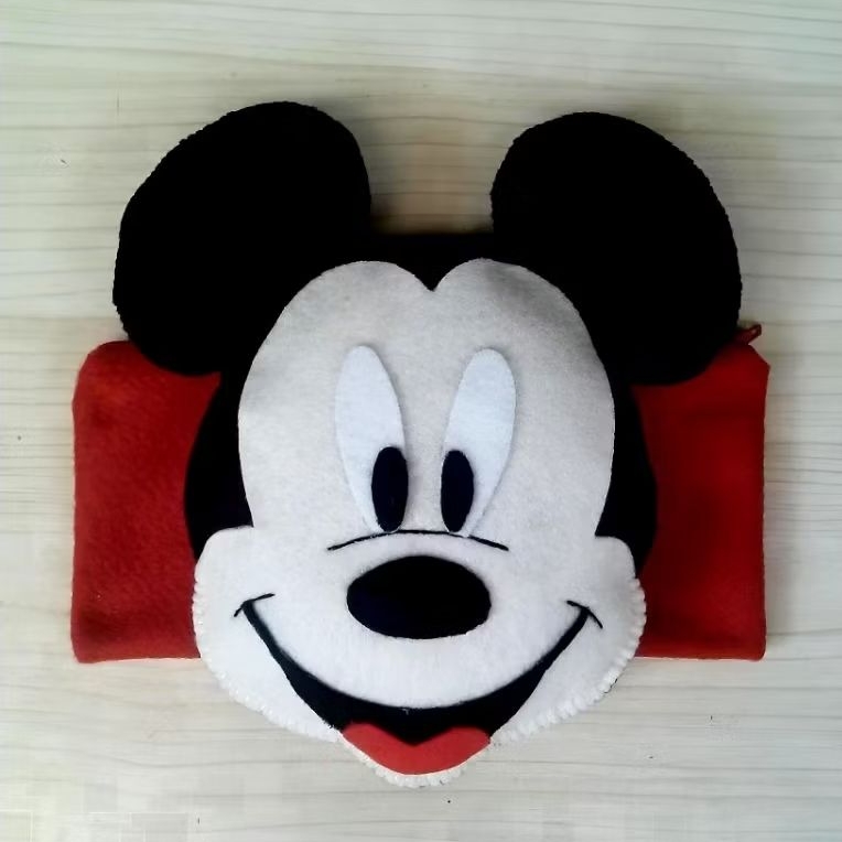 

Tempat Pensil Boneka Mickey Mouse