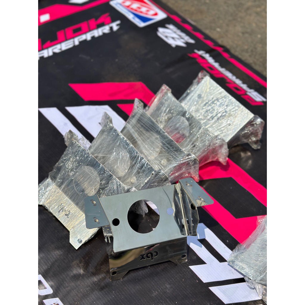 DUDUKAN LAMPU BELAKANG GL100 (untuk motor)