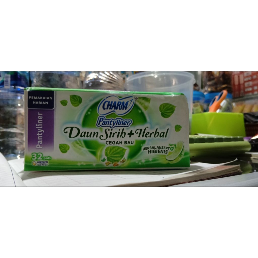 pantyliner daun sirih charm
