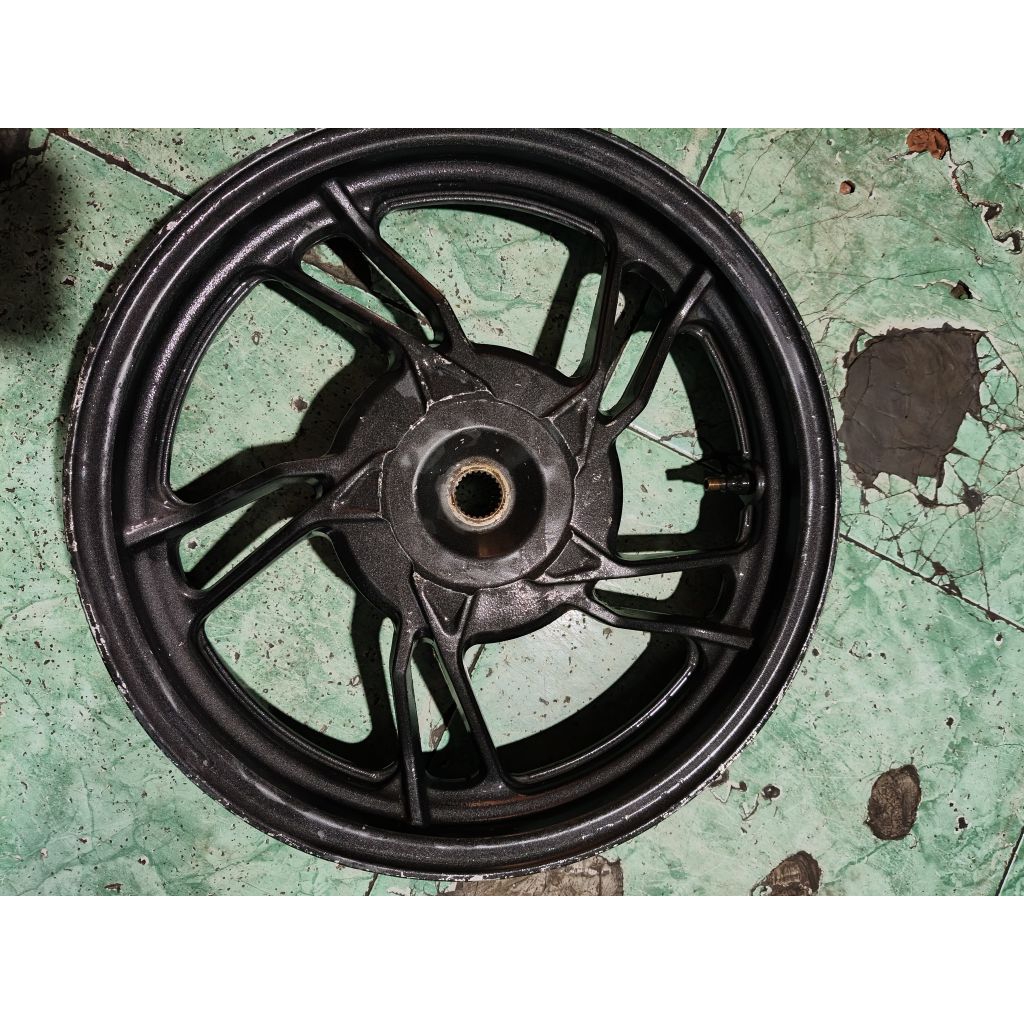veleg pelek Vleg bintang belakang Vario 125cc new Vario 150 new barang masih bagus ORI bawaan copota