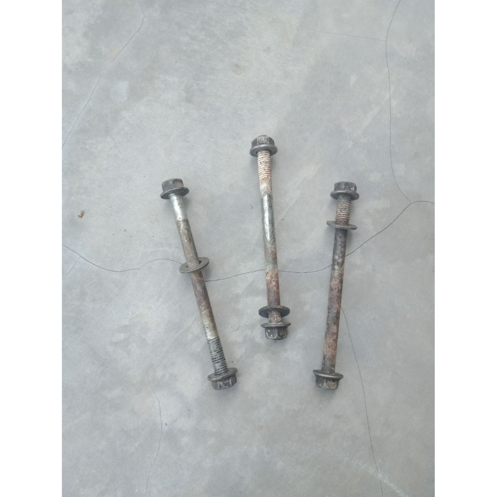 Mur baut gantungan mesin ke rangka Yamaha fizr force1 Alfa sigma original copotan