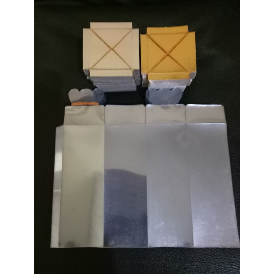 

Kotak Mika Kemasan Souvenir Uk. 9 x 9 x 20 cm Model Kupu AE/AP