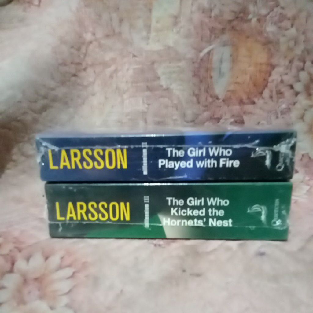 novel import stieg Larsson 2 buku