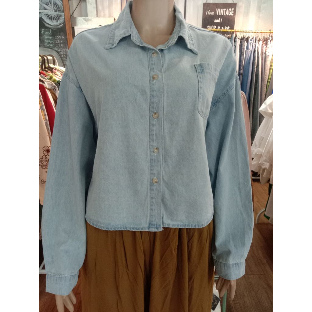 Kemeja Wanita levis