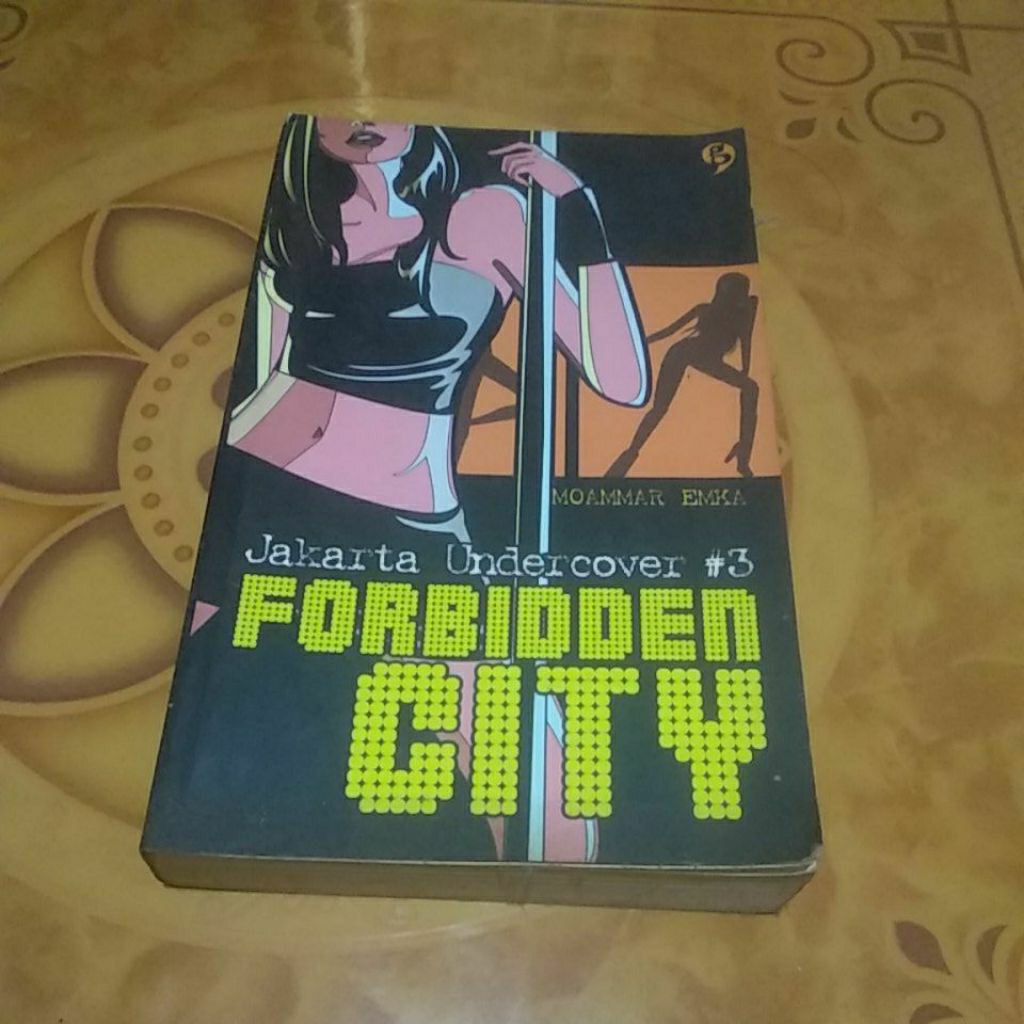 Jakarta Undercover 3 / 400 Halaman