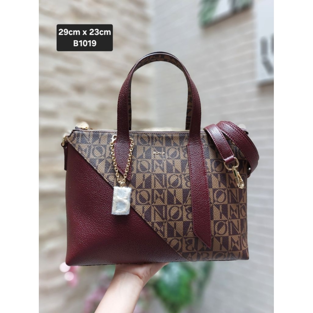 tas Bonia monogram mix maroon size besar original