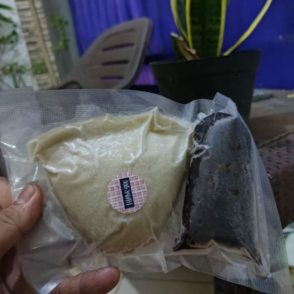 

PEMPEK KAPAL SELAM FROZEN