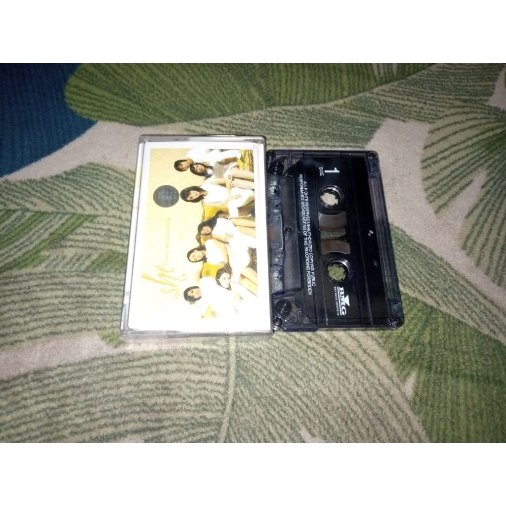 KASET PITA SHE BAND