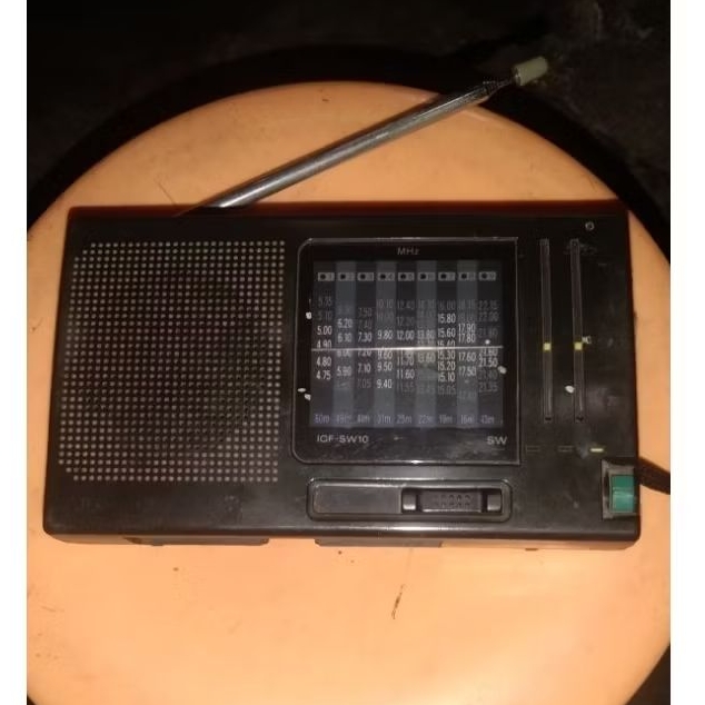 radio pocket sony Japan kondisi belum dicoba jual apa adanya.