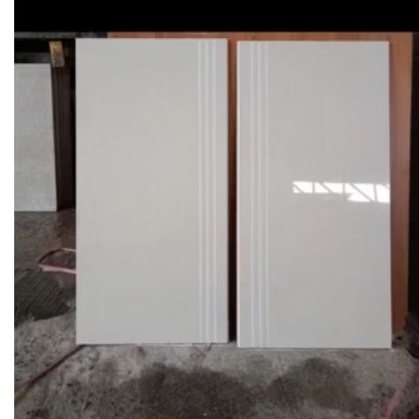 pijakan tangga granit 30x60 cream polos kilap list