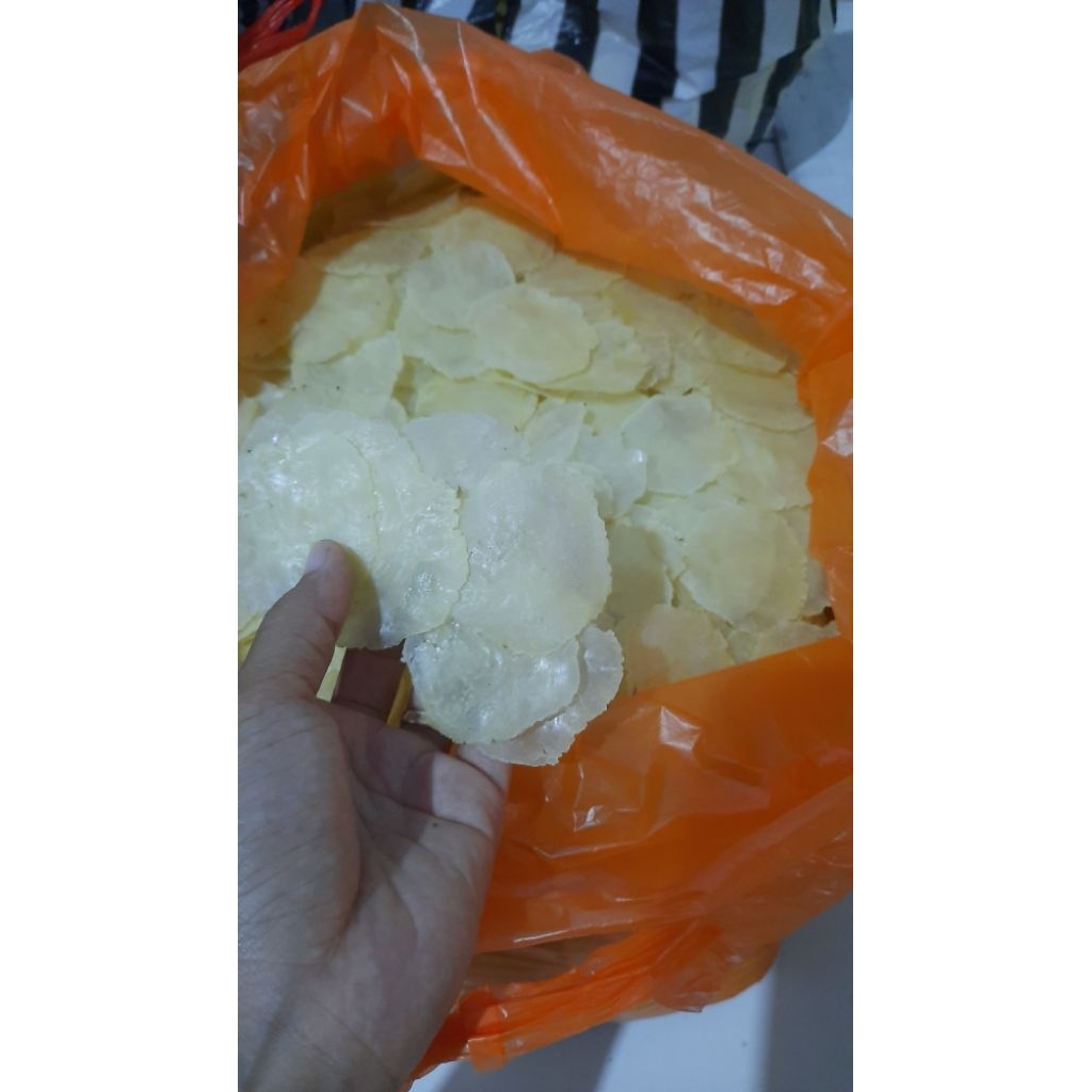 

Emping Melinjo Asli Kebumen Mentah Berat 10 KG Tipis Kering