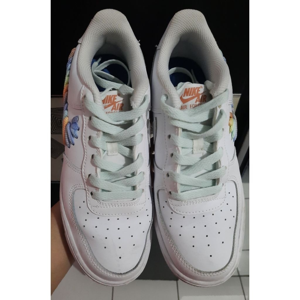 Preloved - Sepatu sneakers putih Nike Air Force 1 size 39
