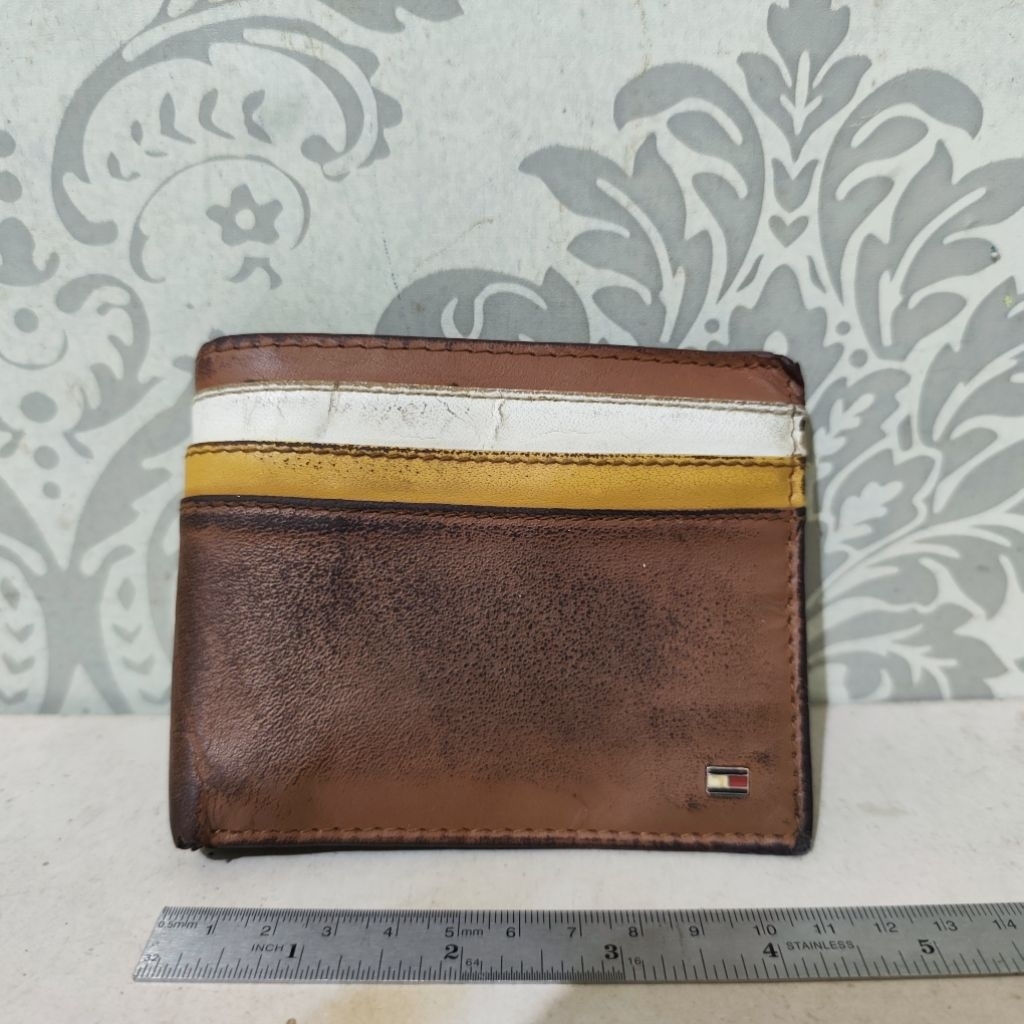 Dompet pria kulit Tommy ori preloved
