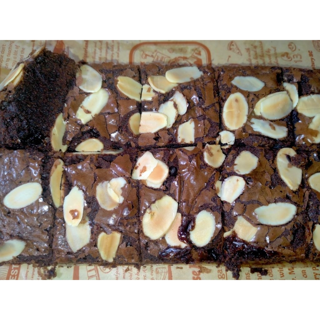

fudge brownies ukuran 20x10 Premium