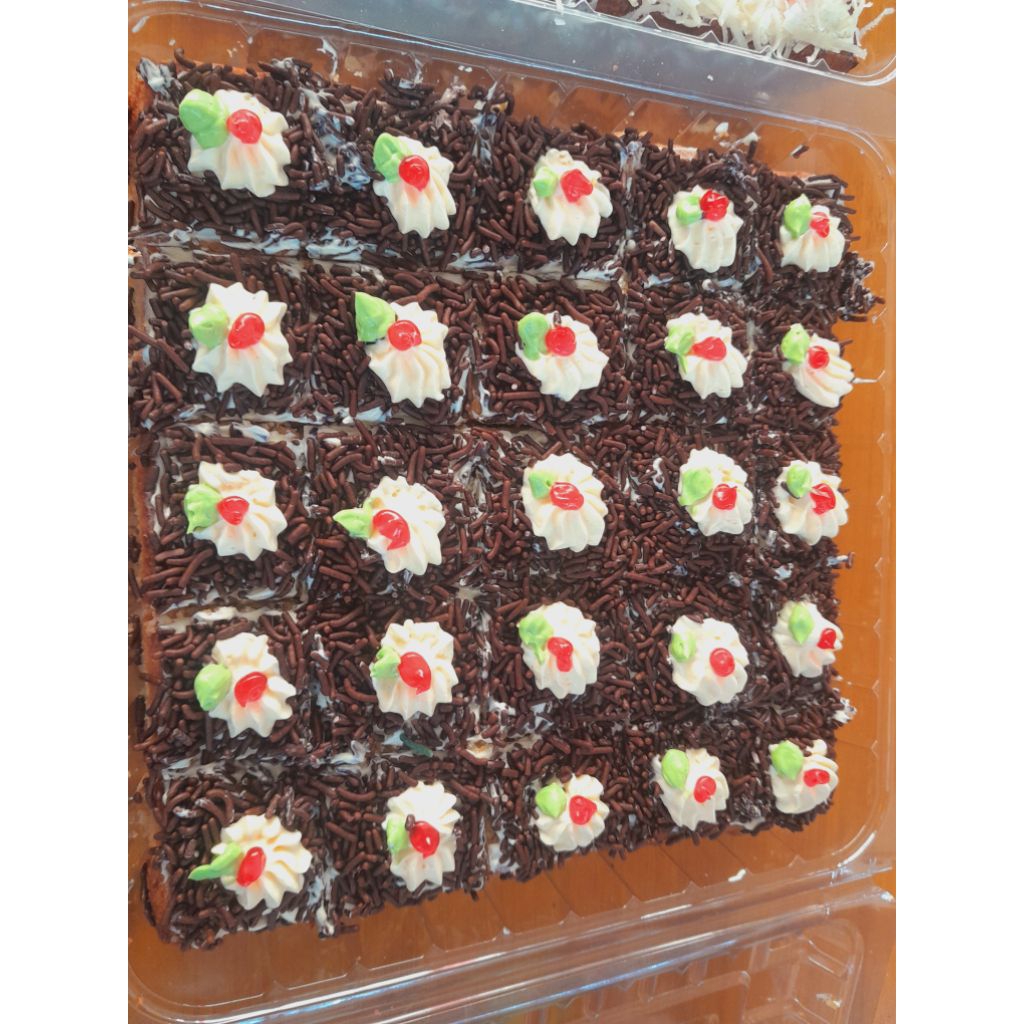 

CAKE SLICE ANEKA TOPPING