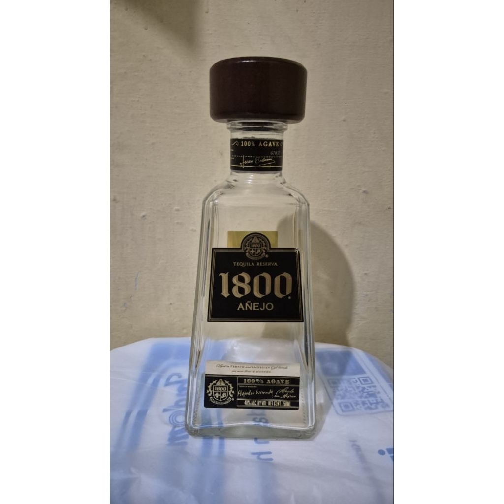 Botol minuman bekas ANEJO 1800 pajangan rumah
