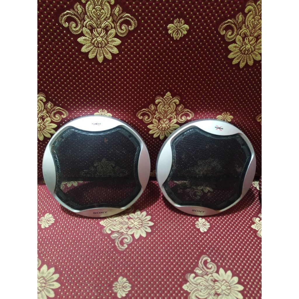 grill tutup salon speaker subwoofer mobil sony xplod