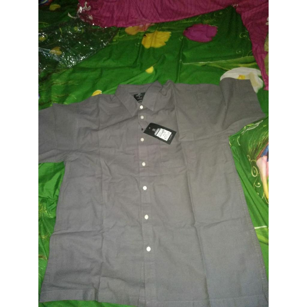 kemeja lengan pendek merek benhill