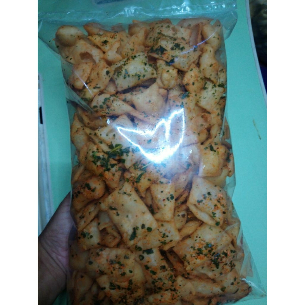 

KERIPIK PANGSIT PEDAS DAUN JERUK 1KG